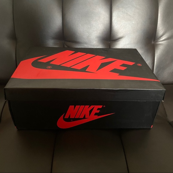 Air Jordan’s Mens 1 Retro High OG Light Smoke Grey - Picture 2 of 6